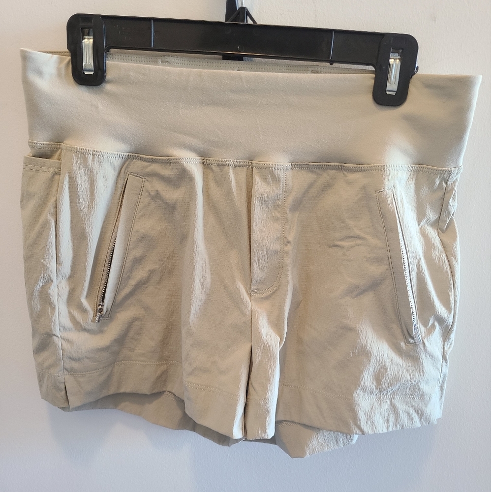 Athleta Trekkie North Shorts, Khaki, Size 6, New without Tags